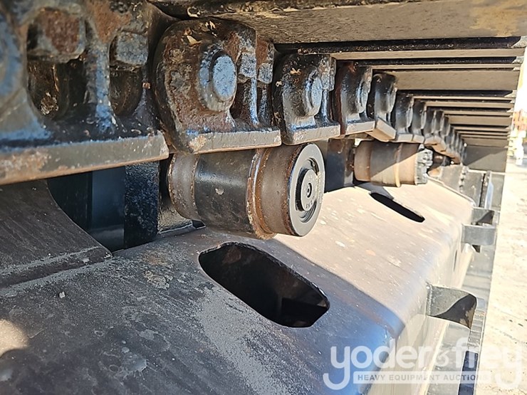 2019-caterpillar-320-image-24