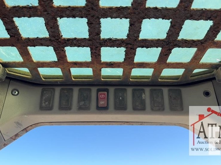 2008-bobcat-t300-image-26