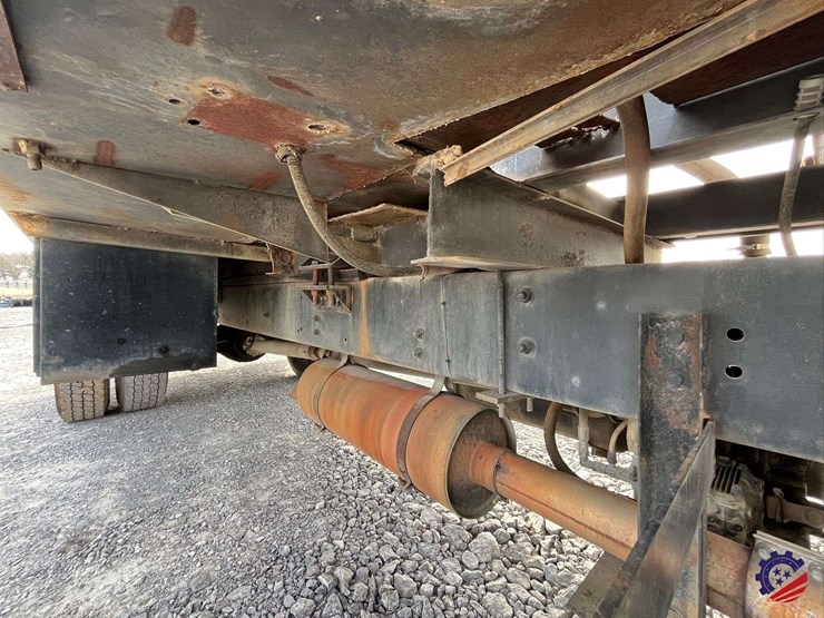 2005-freightliner-m2-business-class-s/a-water-truck-image-38