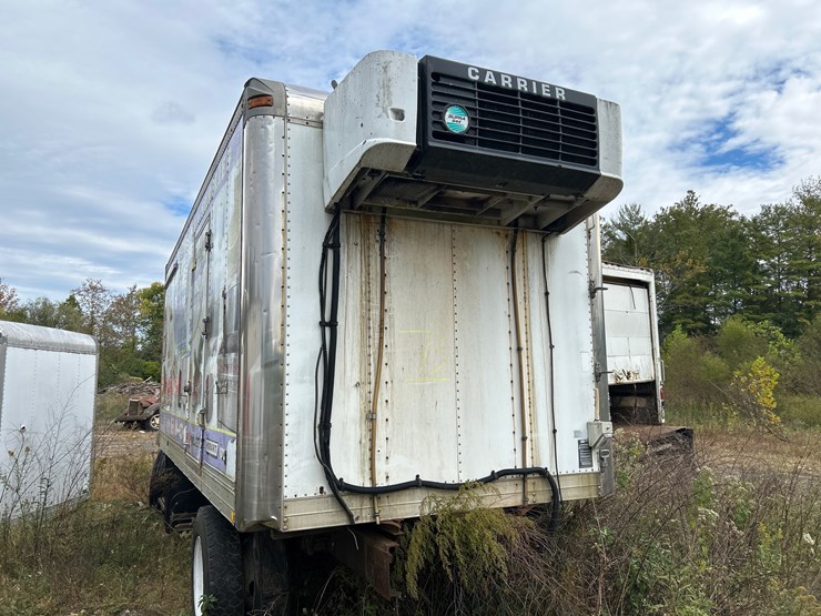 #73-•-17’-box-with-refer-unit-on-frame-image-1