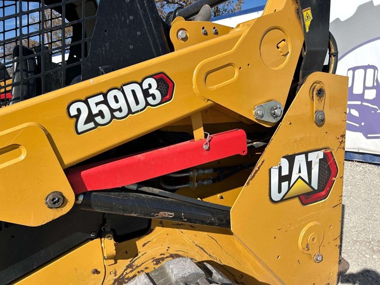 2020-caterpillar-259d3-image-19
