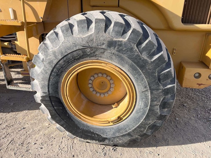 2005-caterpillar-928g-image-18