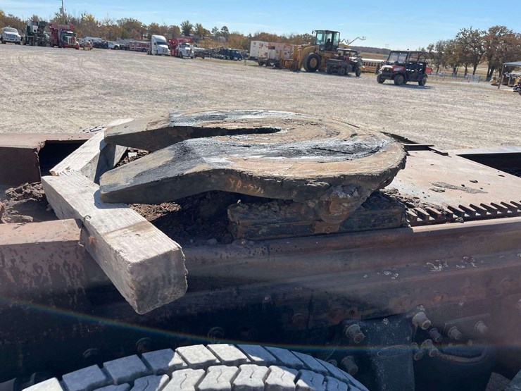 1995-freightliner-fld120-image-25