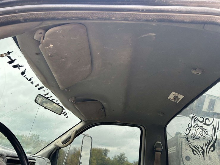 2000-ford-f650-image-60