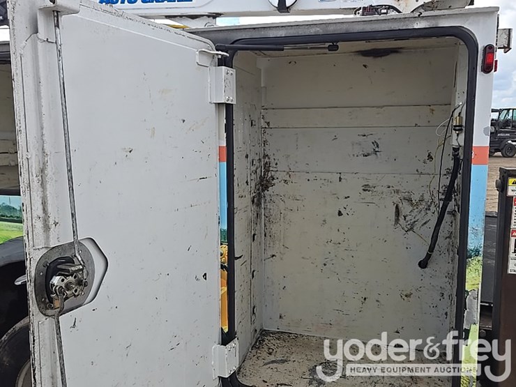 2014-dodge-service-truck-image-52