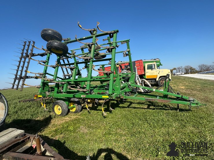 2005-john-deere-2210-image-4