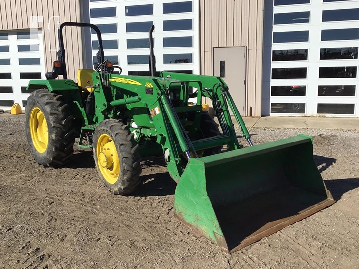 2014-john-deere-5045e-image-3