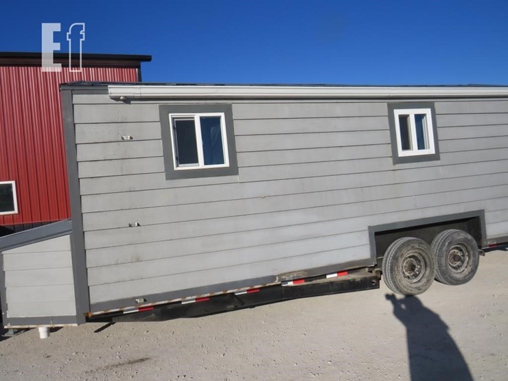 8'-x-22'-tiny-house-on-transport-image-4