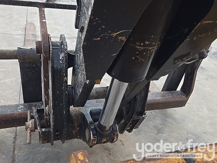 2019-caterpillar-tl1255d-image-45