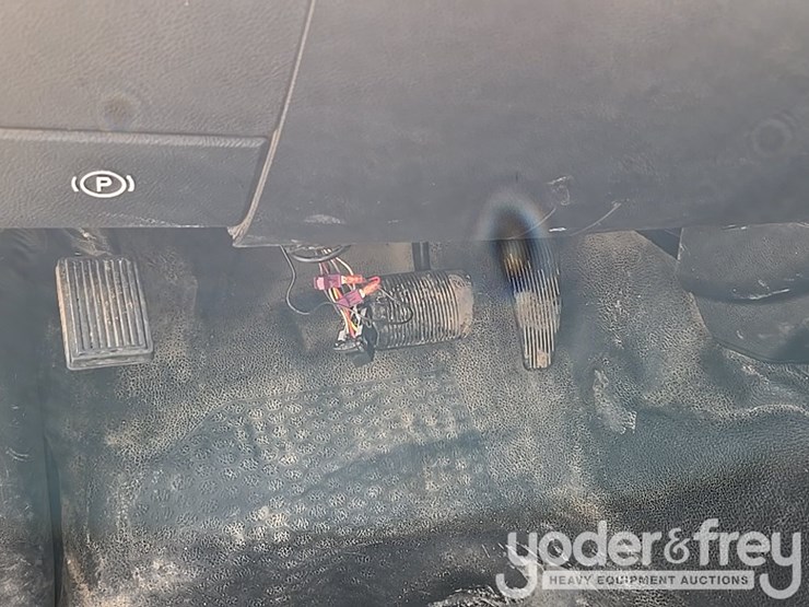 2014-dodge-service-truck-image-91