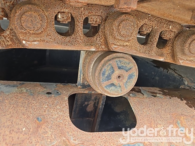 2016-caterpillar-312fgc-image-19