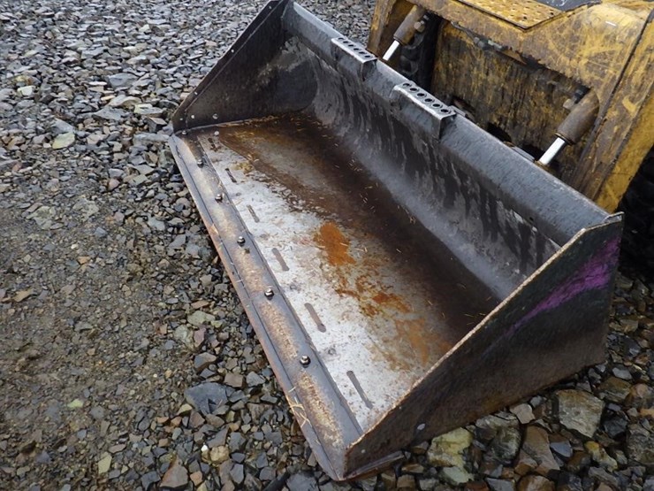 2011-deere-315-image-16