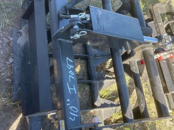 2025-jmr-40in-single-cylinder-brush-grapple-mini-skid-steer-attachment-image-3