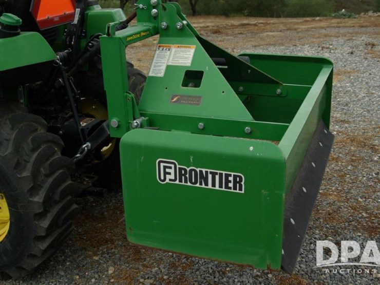 john-deere-2032r-image-9