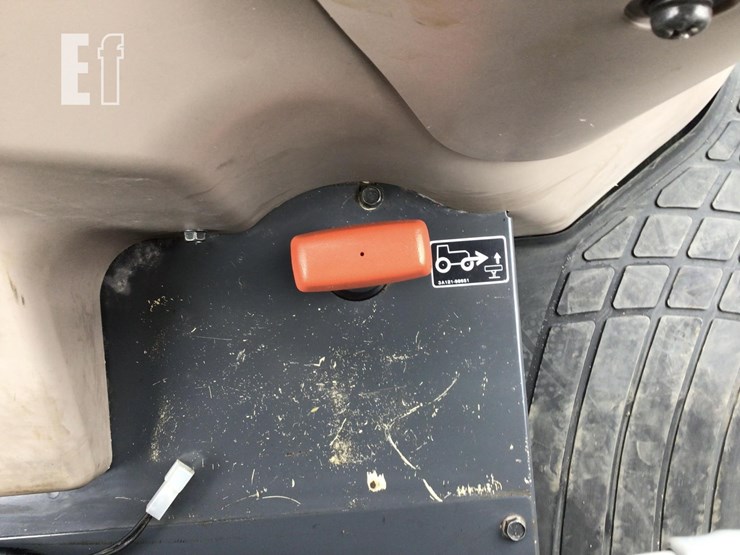 2021-kubota-m7060-image-23