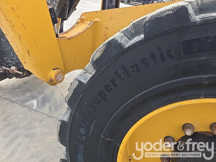 2019-caterpillar-tl1255d-image-31