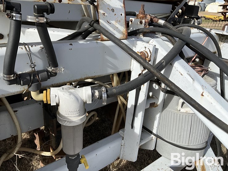 unverferth-8r30-fertilizer-applicator-image-13