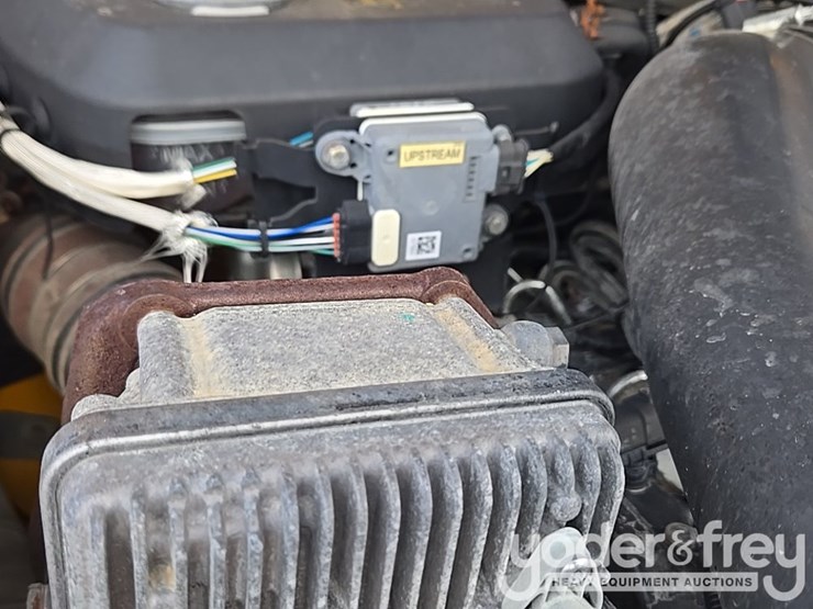 2017-jcb-512-56-image-97