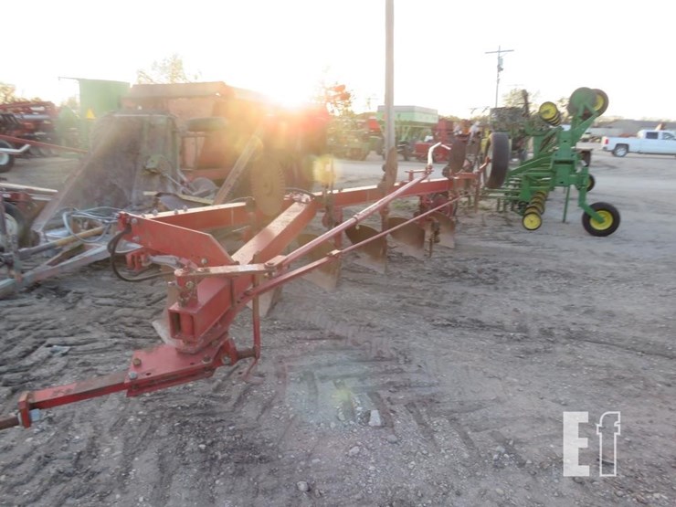 international-710-image-1