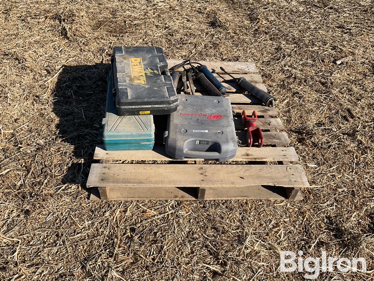 cordless-tools-/grease-gun-pallet-image-2