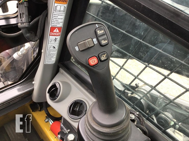 2023-new-holland-c337-image-16