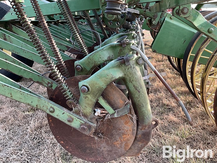 john-deere-14-image-18