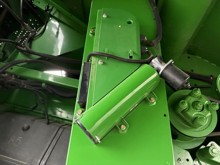 2013-john-deere-s670-image-81