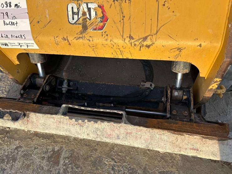 2021-caterpillar-289d3-image-18