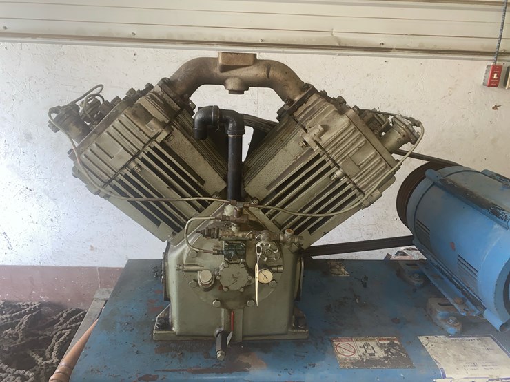 #51-•-quincy-reciprocating-air-compressor-image-2