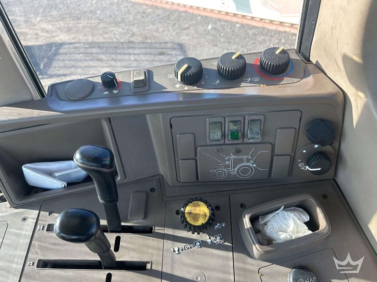 john-deere-7230-131hp-4wd-agricultural-utility-tractor-image-17