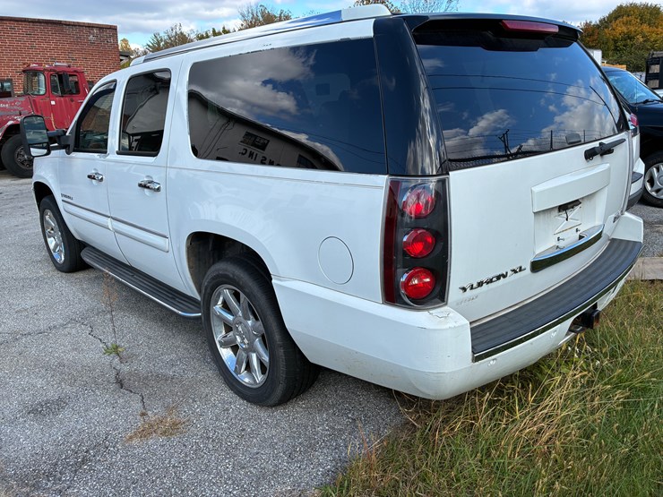 2007-gmc-yukon-denali-image-4