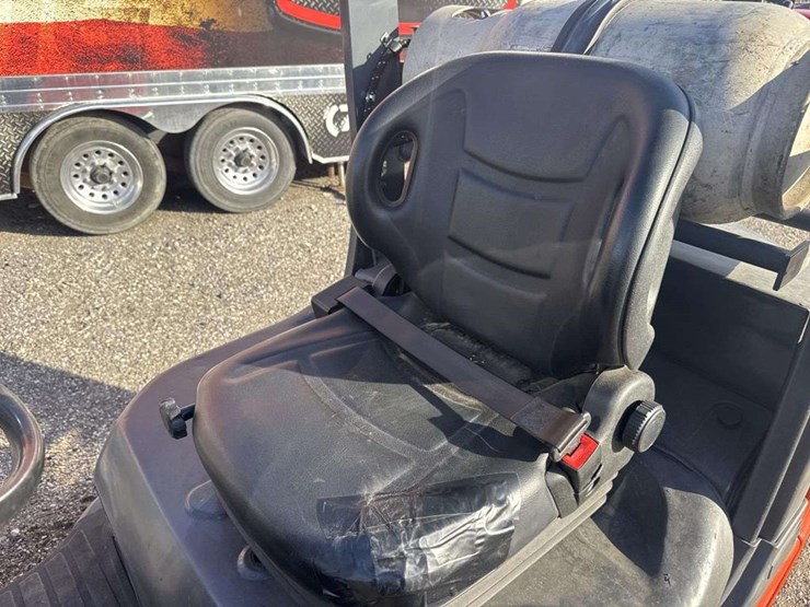 2016-toyota-fork-lift-image-12