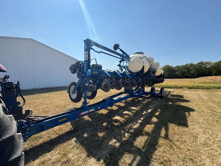 2023-kinze-3605-image-2