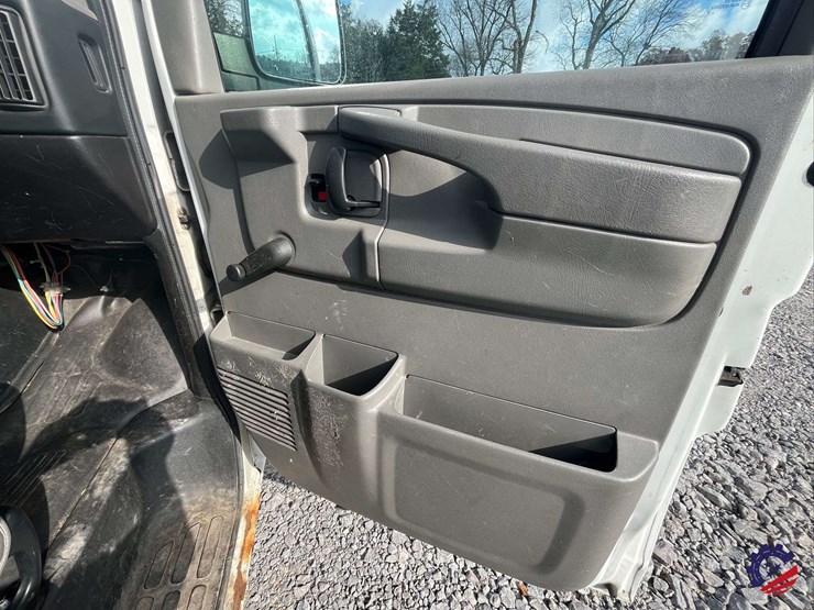 2012-chevrolet-express-van-image-49