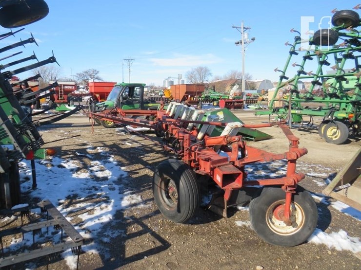 international-710-image-4