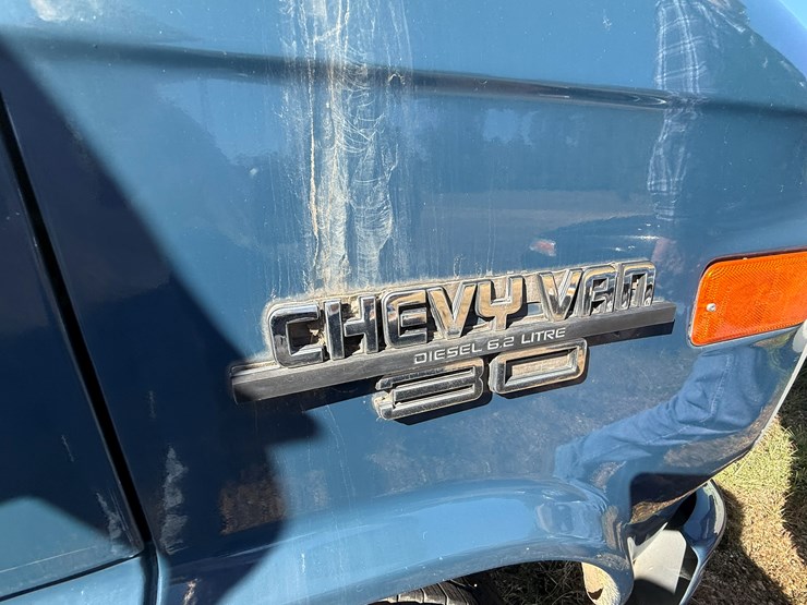 1991-chevrolet-c30-image-40