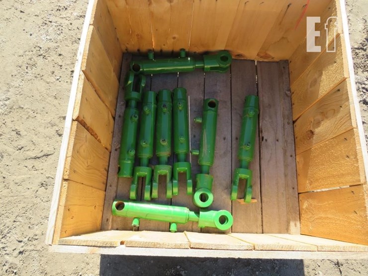 john-deere-8-image-1