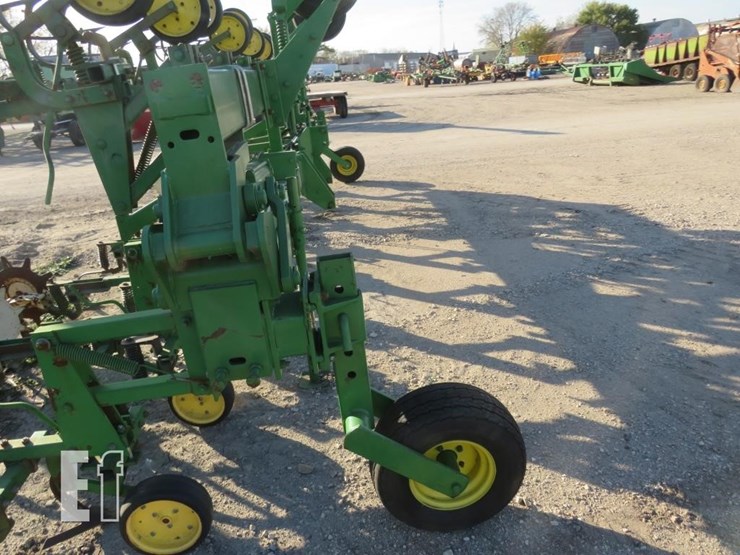john-deere-845-image-10
