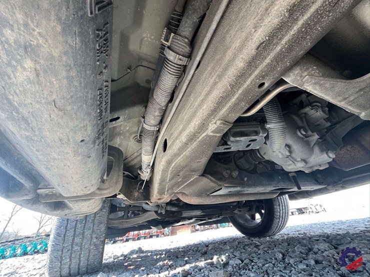 2015-chevrolet-tahoe-ltz-image-17