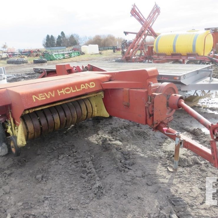NEW HOLLAND 273