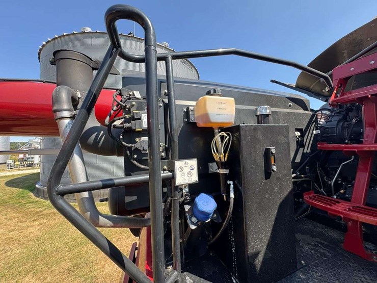 2019-case-ih-7250-image-40