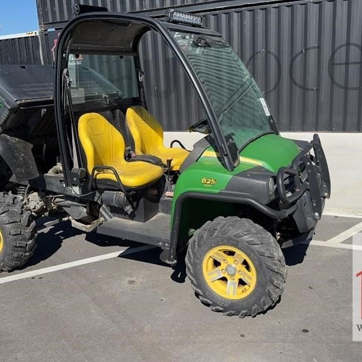 JOHN DEERE GATOR XUV 825I