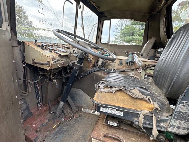 #69-•-mack-truck-mb-yard-truck-image-7