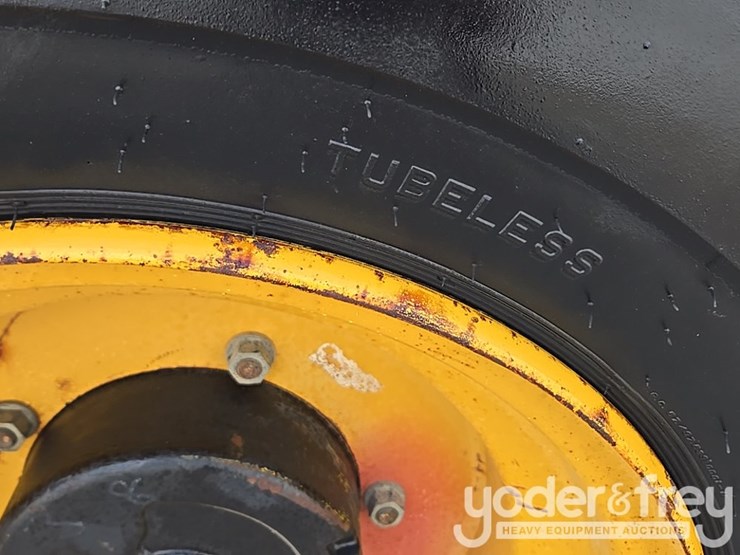 2017-jcb-512-56-image-28