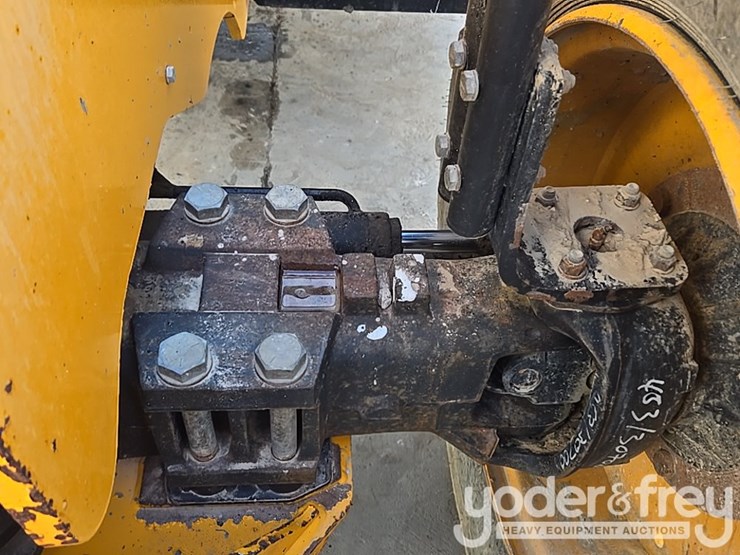 2017-jcb-512-56-image-57