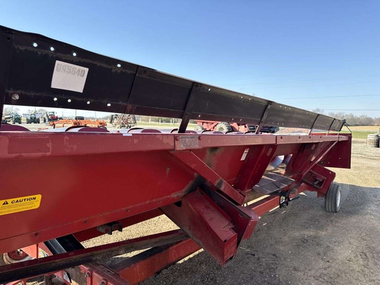 case-ih-1083-image-12