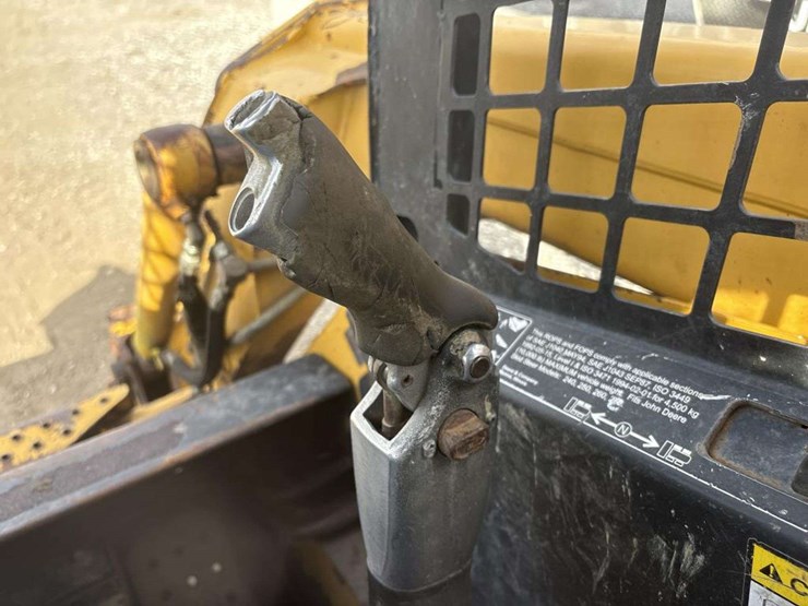 john-deere-250-image-13