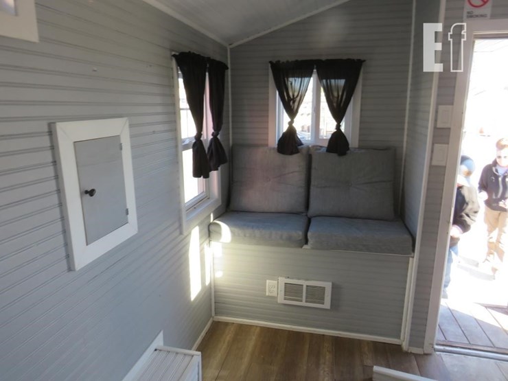 8'-x-22'-tiny-house-on-transport-image-10