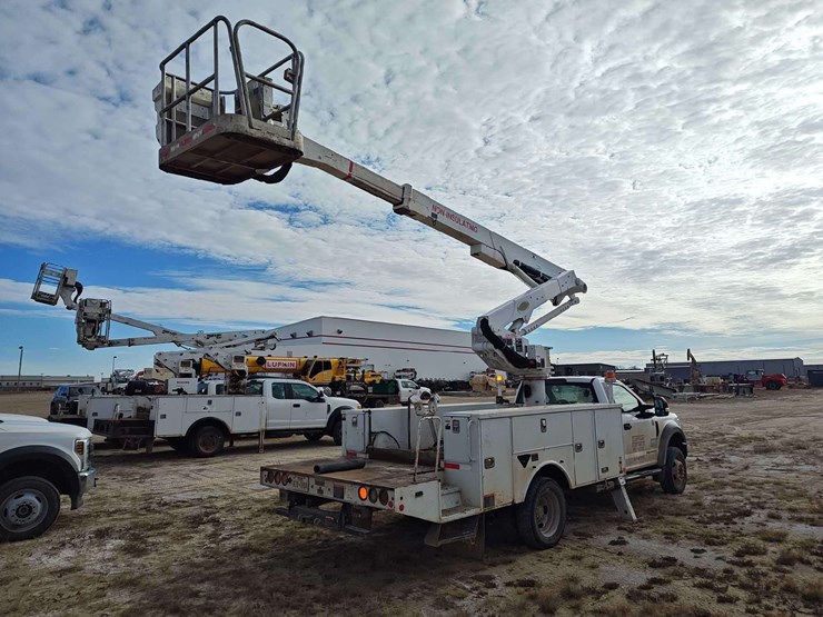 2019-ford-f550-image-11