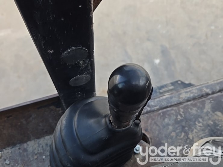 2017-jcb-512-56-image-127